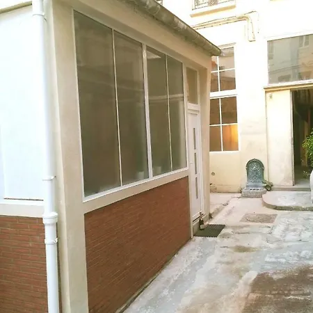 Maisonnette Studio Sur Cour Paris Exterior photo